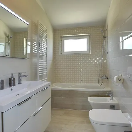 Zeus Βίλα Πούλα