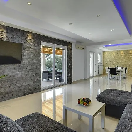 Zeus Villa