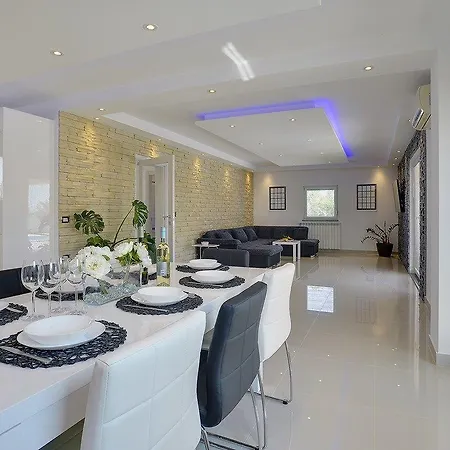 Zeus Holiday home *